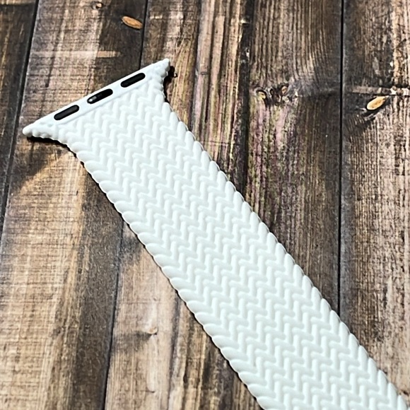 5for$10 White Zigzag Textured Silicone 38mm/40mm/41mm Apple Watchband NWT - Picture 2 of 4